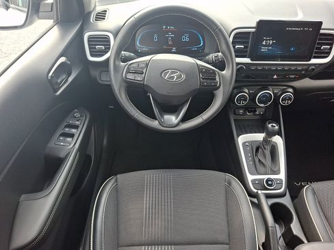 Certified 2023 Hyundai Venue Limited w/ Cargo Package FWD image 12
