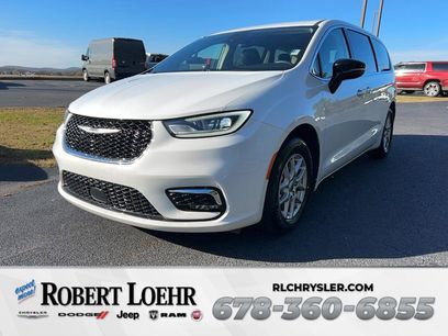 Used 2024 Chrysler Pacifica Touring-L