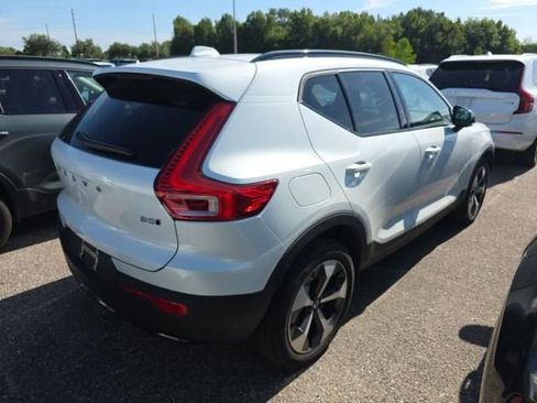 Used 2026 Volvo XC40 B5 Plus AWD/4WD image 6