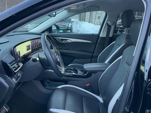 Certified 2025 Buick Envision Sport Touring image 10