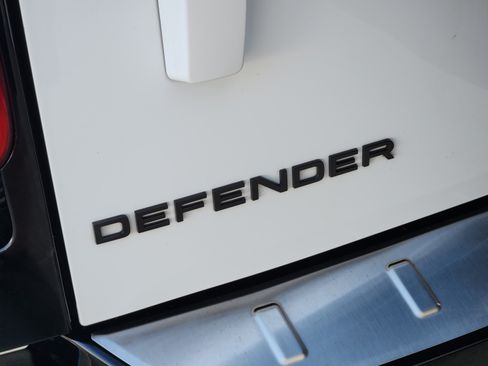 Used 2024 Land Rover Defender 110 X-Dynamic SE AWD/4WD image 38