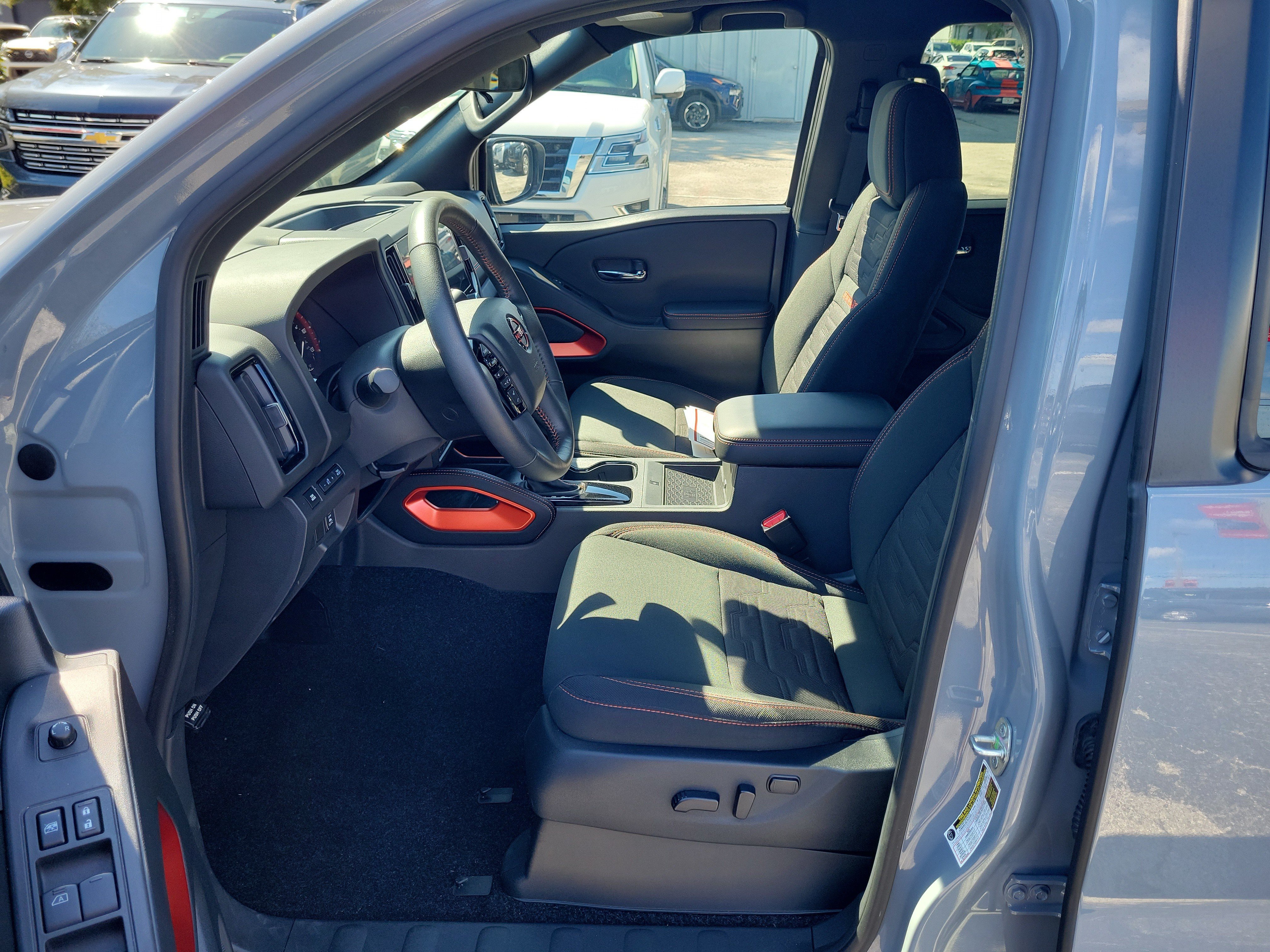 Certified 2025 Nissan Frontier Pro-X w/ Pro Convenience Package RWD image 12