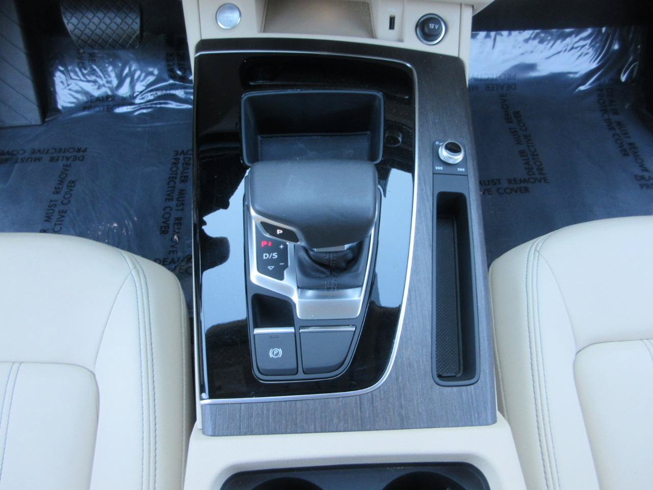 Used 2023 Audi Q5 2.0T Premium w/ Convenience Package AWD/4WD image 49