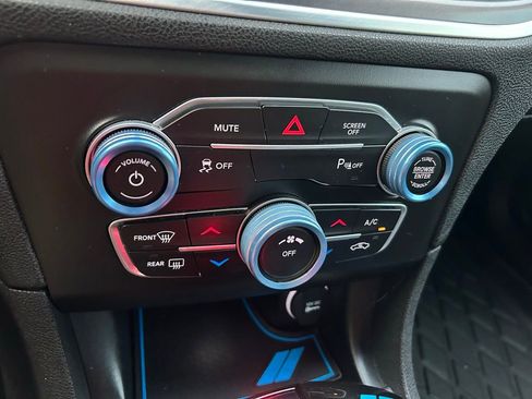 Used 2021 Dodge Charger SXT w/ Blacktop Package image 25