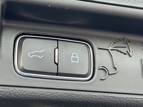 Used 2023 Ford Explorer XLT w/ Equipment Group 202A image 33