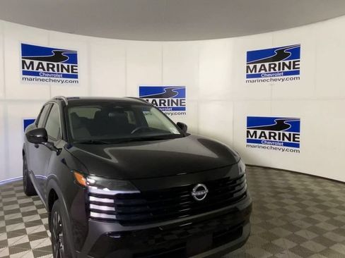 Used 2025 Nissan Kicks SV w/ SV Premium Package AWD/4WD image 4
