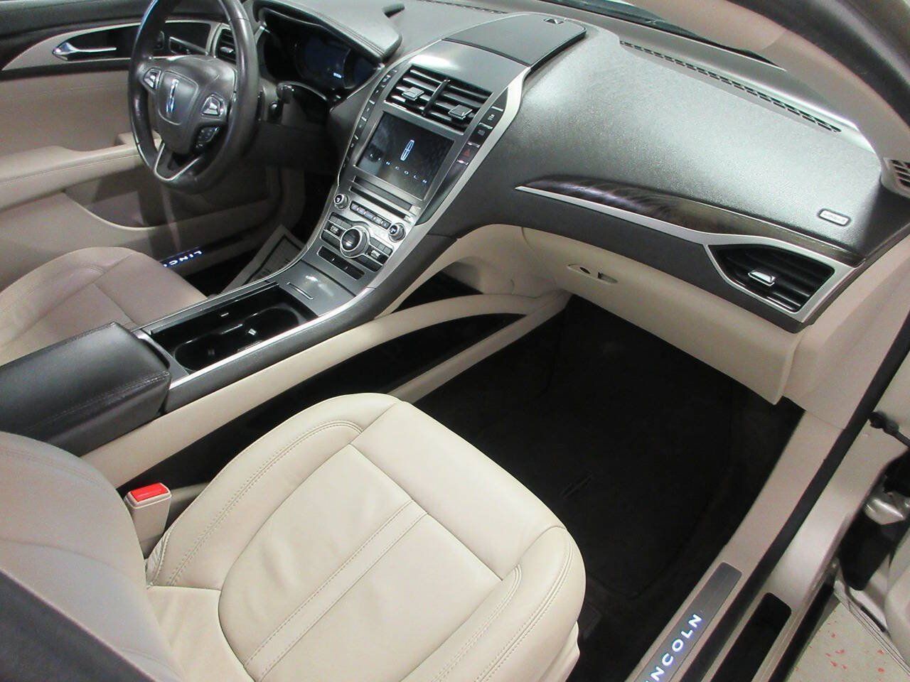 Used 2017 Lincoln MKZ Select AWD/4WD image 16