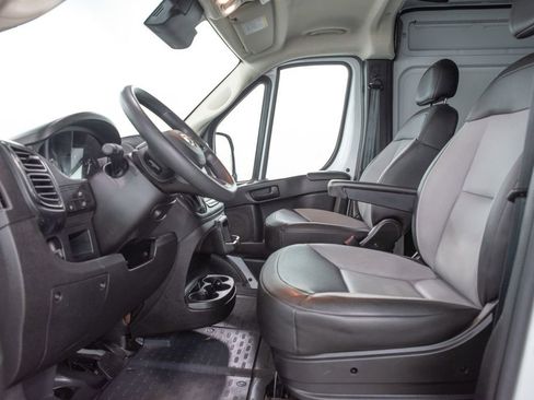 Used 2025 RAM ProMaster 2500 w/ Convenience Group FWD image 6