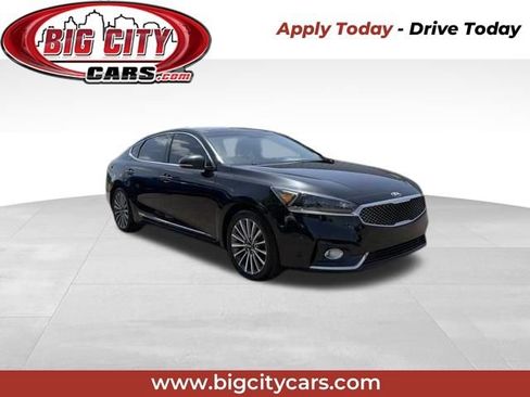 Used 2017 Kia Cadenza Premium w/ Luxury Package FWD image 1