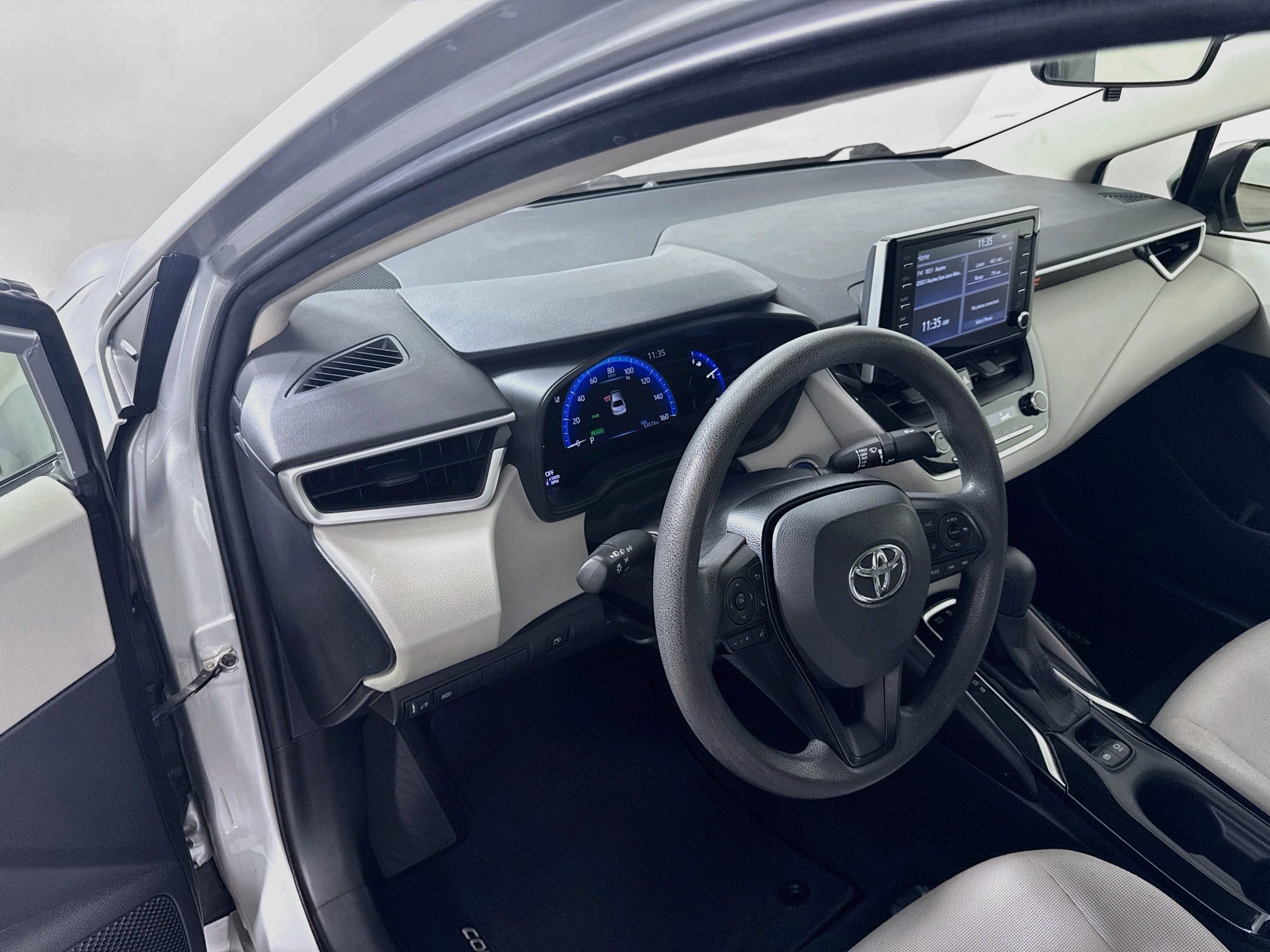 Used 2020 Toyota Corolla LE FWD image 9