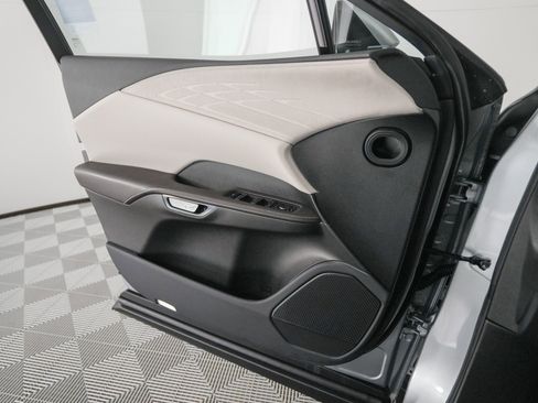 Used 2023 Lexus RX 350 w/ Luxury Package image 12