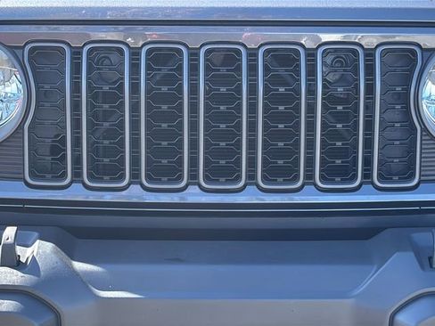Certified 2024 Jeep Gladiator Sport image 9
