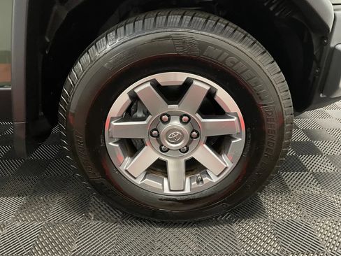Used 2014 Toyota FJ Cruiser 2WD w/ Convenience Package image 17