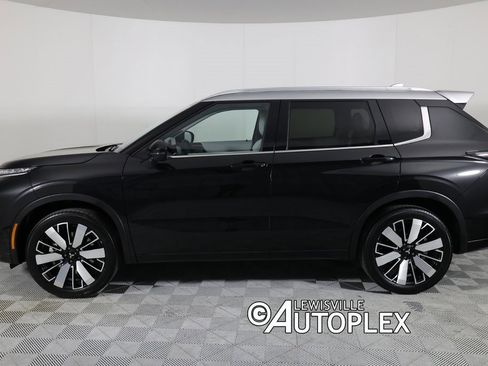 Used 2025 Mitsubishi Outlander AWD image 8