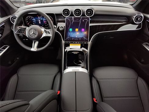 New 2026 Mercedes-Benz GLC 300 image 10