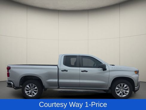 Used 2022 Chevrolet Silverado 1500 Custom w/ Safety Confidence Package RWD image 11