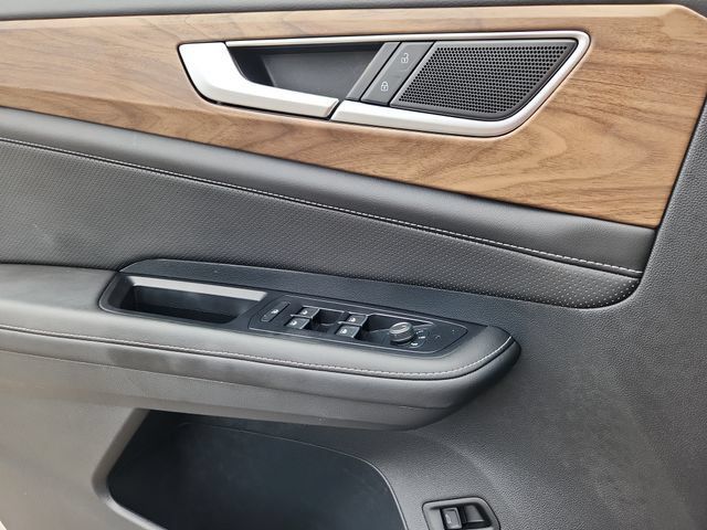 Certified 2025 Volkswagen Atlas SE AWD/4WD image 6
