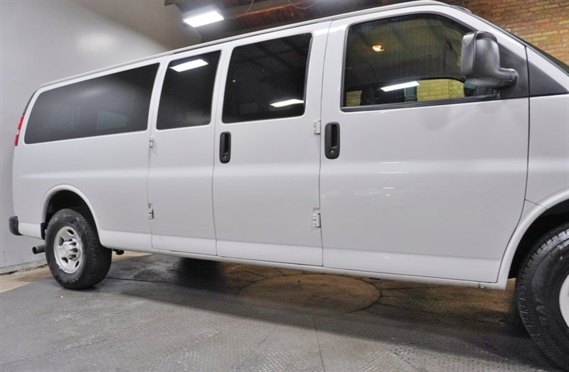 Used 2019 Chevrolet Express 3500 LS RWD image 9