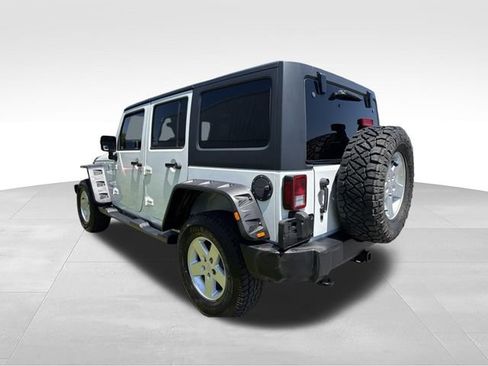 Used 2018 Jeep Wrangler Unlimited Sport S AWD/4WD image 2
