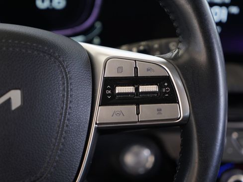 Used 2024 Kia Telluride EX w/ EX Captain's Chair Package FWD image 13