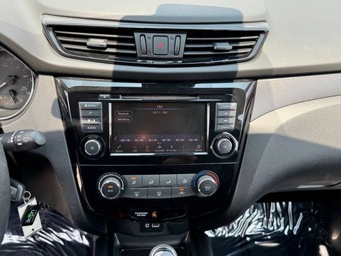 Used 2020 Nissan Rogue Sport S FWD image 12