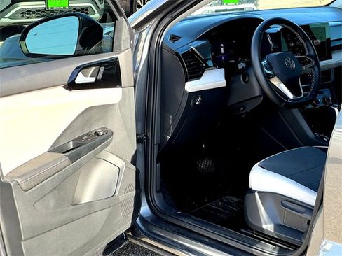 Used 2025 Volkswagen Taos S image 10