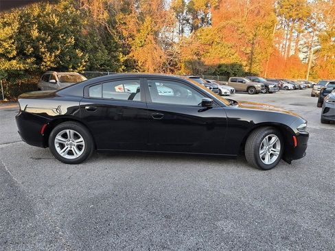 Used 2020 Dodge Charger SXT image 31