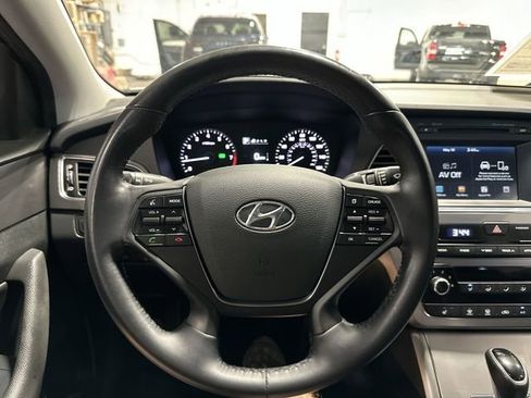 Used 2017 Hyundai Sonata Sport w/ Value Edition Package 02 FWD image 15