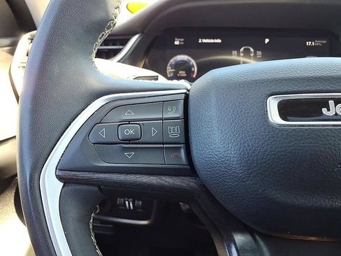 Used 2023 Jeep Grand Cherokee L Limited w/ Luxury Tech Group II AWD/4WD image 27
