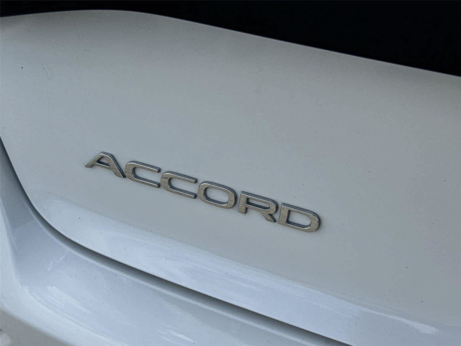 Used 2023 Honda Accord Touring image 11