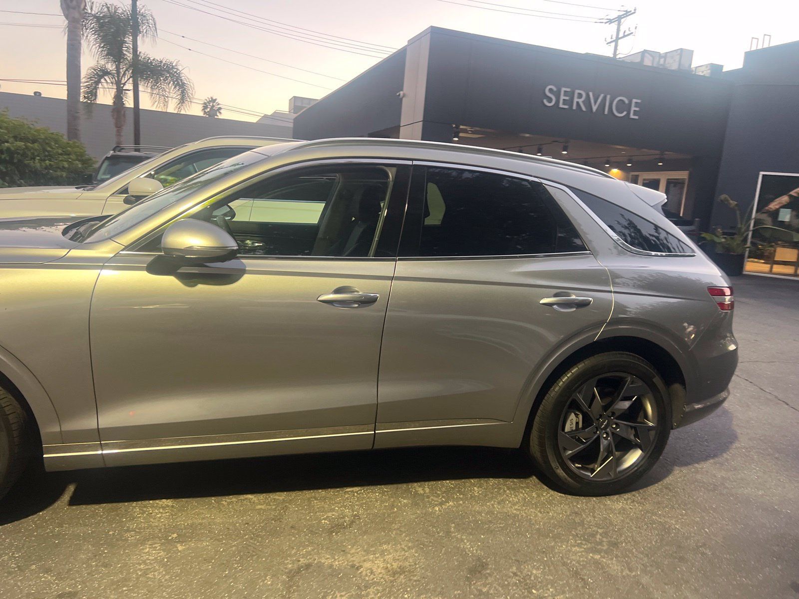 Used 2023 Genesis Electrified GV70 AWD/4WD image 4