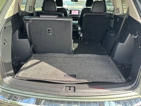 Certified 2024 Volkswagen Atlas Peak Edition SE AWD/4WD image 35