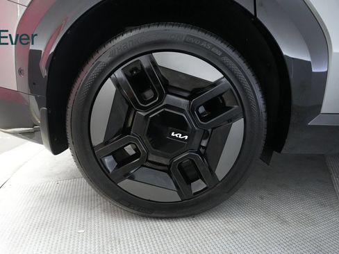 Used 2024 Kia EV9 GT-Line AWD/4WD image 22