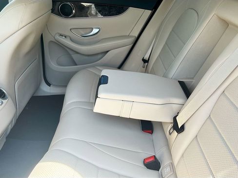 Used 2022 Mercedes-Benz GLC 300 4MATIC w/ Driver Assistance Package image 21