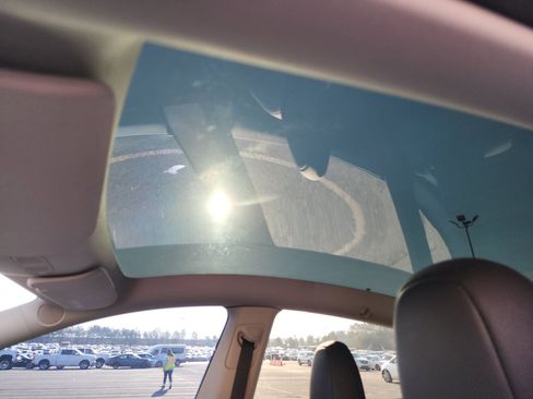 Used 2022 Tesla Model Y Long Range image 20