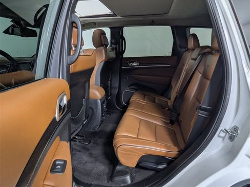 Used 2016 Jeep Grand Cherokee Summit w/ Premium Plus Apperance Group image 26