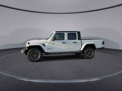 Used 2022 Jeep Gladiator Overland w/ LED Lighting Group AWD/4WD image 5