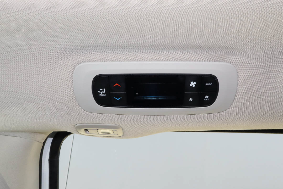 Used 2024 Chrysler Pacifica Limited FWD image 22