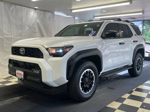 Used 2025 Toyota 4Runner TRD Off-Road Premium w/ Tow Technology Package AWD/4WD image 4