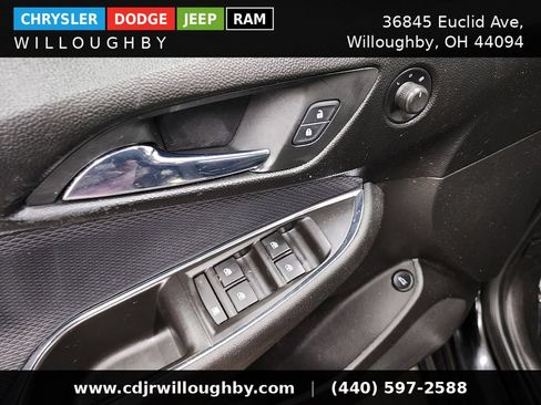 Used 2018 Chevrolet Cruze LT FWD image 12