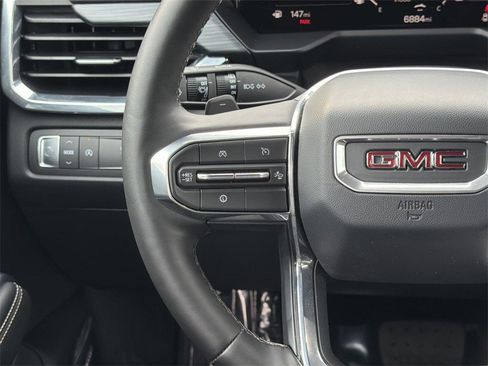 Used 2025 GMC Acadia Elevation image 8