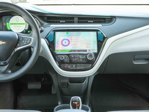 Used 2017 Chevrolet Bolt LT FWD image 13