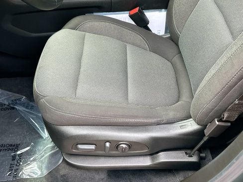 Used 2023 Chevrolet Traverse LT FWD image 18