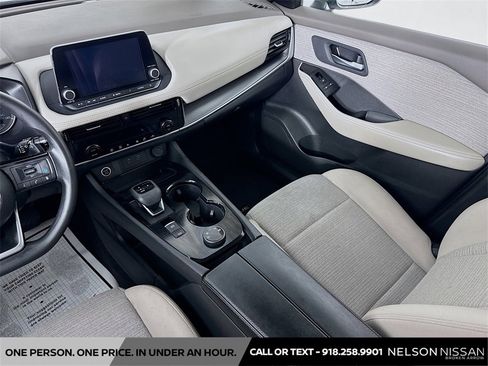 Used 2022 Nissan Rogue SV image 21