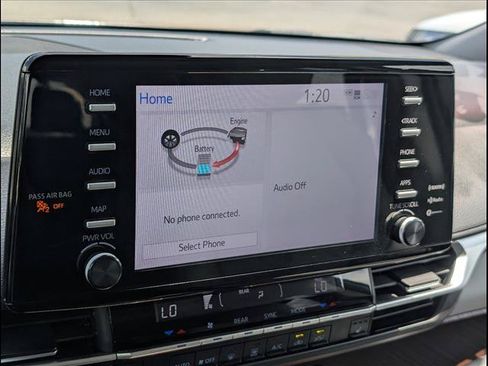 Used 2023 Toyota Sienna XLE FWD image 16
