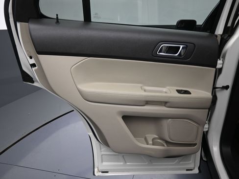 Used 2012 Ford Explorer FWD w/ Class III Trailer Tow Pkg image 12