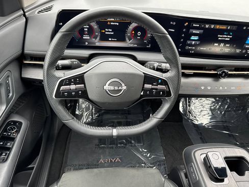 Used 2024 Nissan Ariya FWD image 16