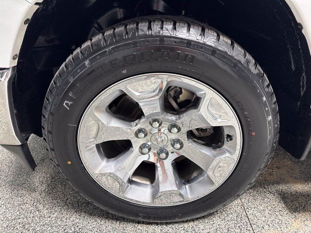 Used 2022 RAM 1500 Big Horn AWD/4WD image 4
