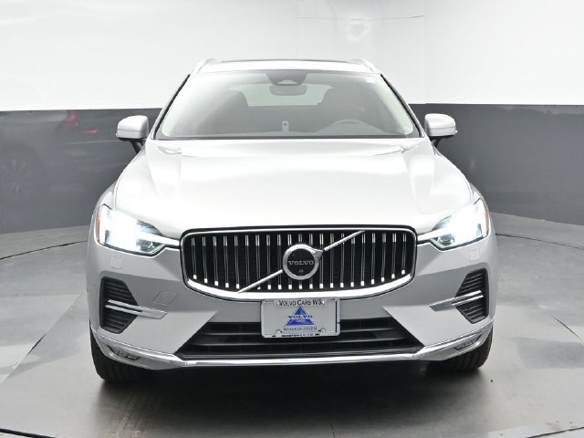 Used 2023 Volvo XC60 B5 Plus w/ Climate Package AWD/4WD image 3