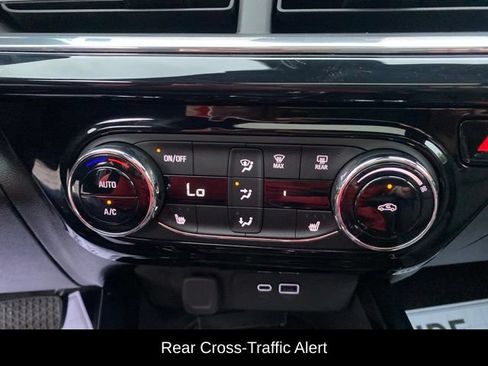 Used 2024 Chevrolet Trax RS w/ Sunroof Package FWD image 14